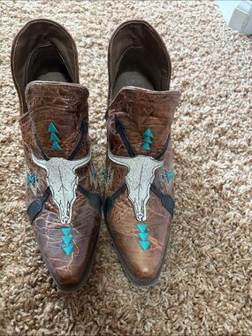 Ariat Brown Leather Cowboy Boots with Turquoise Accents